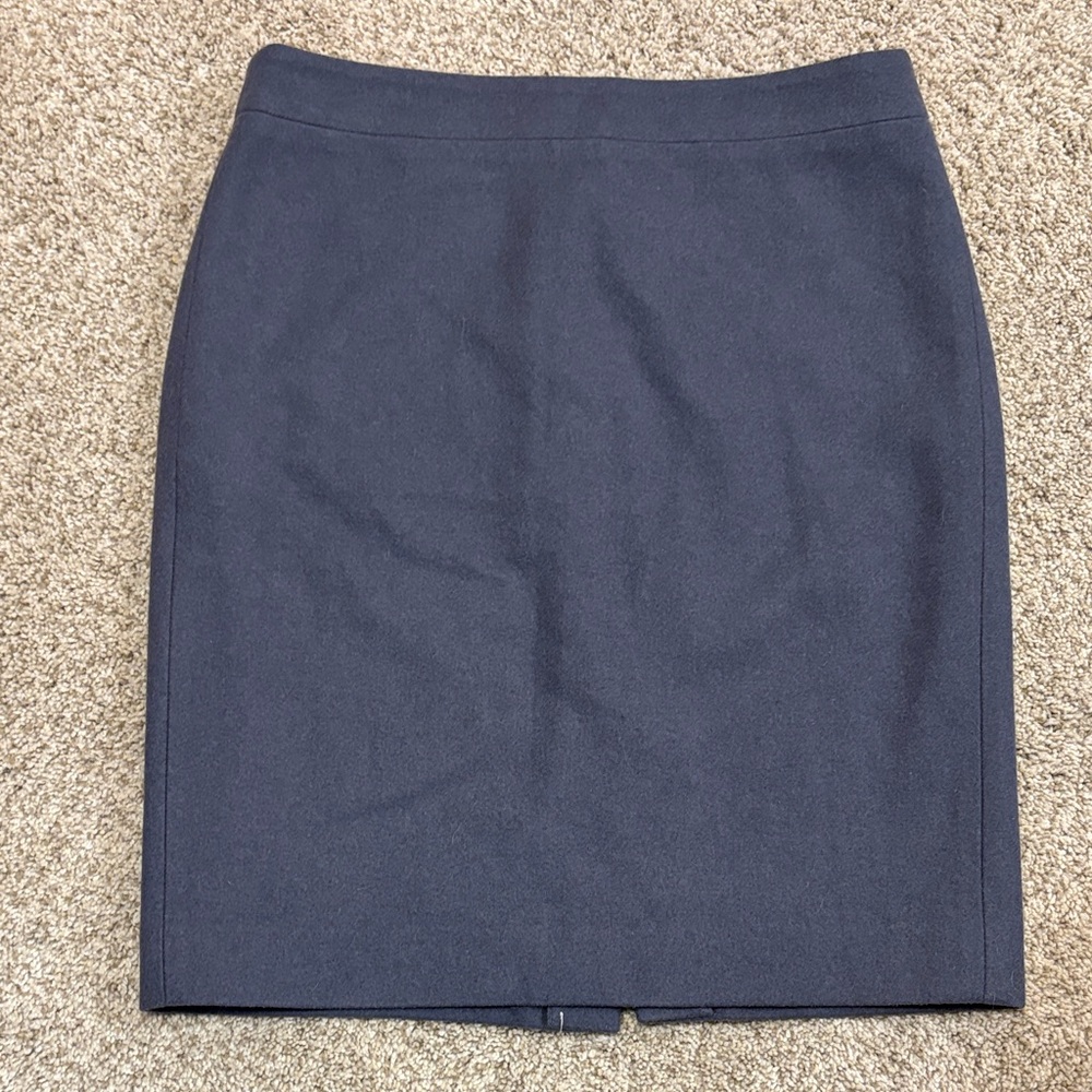 J. Crew Wool Pencil Skirt in Dove Gray, Size 6